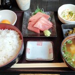 まるうお - まぐろ定食(800円)