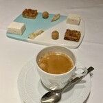 Ristorante Crocifisso - エスプレッソと小菓子
