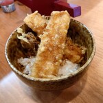 手打蕎麦 たじま - いか天丼 500円(税込)。