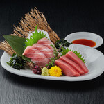 Assortment of two types of tuna: lean tuna and tuna belly