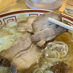 田中そば店 - バラチャーシューやや濃いめの味付けがアクセント