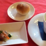 森小休 - 2014年3月
      コース料理パン