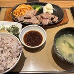 Yayoi Ken - アンガス牛ステーキ　サバ塩焼き