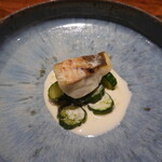 ル クーリュズ - ほうぼうのソテー、日本酒クリームとレモングラスのソース、にんにく、フェンネル、きゅうり