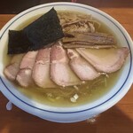 きく屋 - 美味しい仕上げのいつもチャーシューを半分に減らし、柔らかい穂先メンマがタップリ盛られた「メンマチャーシューめん」