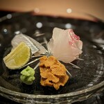 Akanezaka Oonuma - 大好きな由良の雲丹に、江戸前の細魚、そして明石の鯛。桜鯛の時期からは外れるのかしらと思ったのも束の間、モッチリとした弾力、旨み、甘みにビックリ。 美味し～～～♡