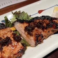銀座 圓 - 炭火焼き豚ロースのステーキ 自家製生姜醤油たれ
