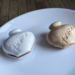 壺屋総本店  - 壺型最中（こしあん）　260円　＆　壺型最中（粒あん）　280円