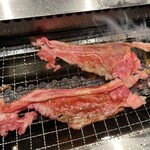 Yakiniku Tabehoudai Karubi To Tan - 薄切りの焼きしゃぶも焼きすきもすぐに焼けるから注意〜✩.*˚