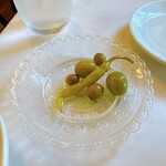 アロセリア ラ パンサ - オリーブと青唐辛子のオイル漬け