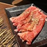 焼肉食べ放題 カルビとタン 梅田店 - 1番美味しかったのは、やっぱりコレ。焼きすきカルビ！焼き焼きしてから卵に絡めていただく贅沢仕様。もちろんお代わりも出来ちゃいます！