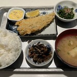 Futeishokuya - アジフライ　おひたし　ひじき煮　銀シャリ　味噌汁