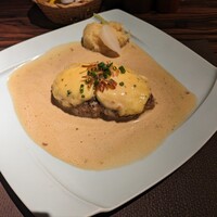 旬菜ステーキ処 らいむらいと - チーズハンバーグ200グラム②