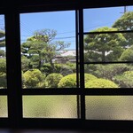 翠松庵 - ガラスが昭和。