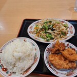 聚香楼 - 野菜炒めと唐揚げセットライス大盛