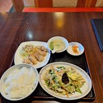 揚子江 - 野菜炒めと豚天セットご飯大盛り