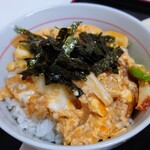 日乃出本店 - 令和6年5月 ランチタイム(12:00頃〜14:00)
ミニ丼セット 税込580円
ミニ玉子丼、ミニうどん、漬物