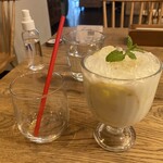 Kafe Aku I-Yu - はちみつレモンラッシー①
