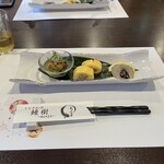 Unagi Sousaku Manju - 右から、鰻の酢の物、鰻巻き、鰻のスモークハム