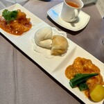 中国料理　翠陽 - 海老の二種チリソース 花巻パン添え