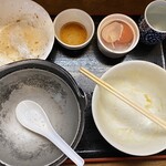 おふくろ亭 - 2024/05/14
      ホル鍋定食 大飯 600円
      ✴︎選べる小鉢 温泉玉子
      チキンかつ 100円