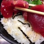 めし処 魚代Ⅱ - 201403　魚代　★ランチサービス（づけ丼）（500円）★鮪の下は・・・