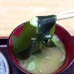 めし処 魚代Ⅱ - 201403　魚代　★ランチサービス（づけ丼）（500円）★しっかりイキイキ「わかめ」さん！