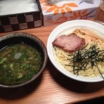 つけめん（塩）６８０円　サービスの大盛り