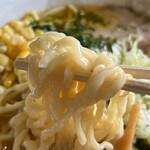 金ちゃんラーメン - 麺アップ