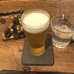 麹町いづみや しろ - あがりビール・亀田 海苔ピー