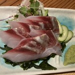 Sushi To Yakitori Daichi - メナダ刺し　わさびは葉歯の形