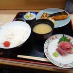 季節料理 魚竹 - 銀鮭焼・鮪中とろぶつ切りセット1500円