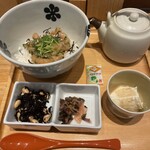 だし茶漬け＋肉うどん えん エトモ大井町店 - 