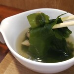 キッチン ブルー グローブ - ワカメもタップリ？