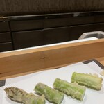 西麻布 天ぷら魚新 - アスパラガス