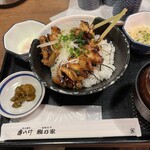 Ganso Yakitori Kushi Hacchin - もも焼き丼