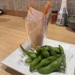 旨唐揚げと居酒メシ ミライザカ - 枝豆とパスタ揚げたやつ