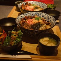 馬刺しと焼き鳥 グルマン三年坂 - 
