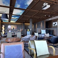 博多なだ万 - 10階が受付になっているようです。眺めがよく広い空間。