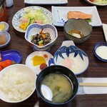 浜泉荘 - 和食の朝食内容です。