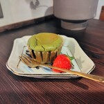 朸 - 米粉甘酒マフィン(かぶせ茶あんこ)
