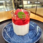 セボン丸三 - いちごパンナコッタ