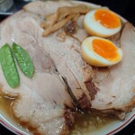 みずさわ屋 - 煮卵入り柔らかバラ肉そば