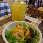 Miraneze - サラダと飲み物で選んだオレンジジュース