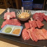 精肉卸問屋直営焼肉店 牛次郎 - 