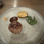 カエンネ - 羊のローストに添えられていた、〝コゴミのロースト〟に感嘆。