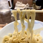 開運橋通 ふじ原 - もっちりして喉越しツルルンの平打ち麺
