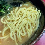 横田家 - 丸山製麺(株)の中太麺。