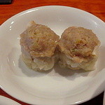 支那麺 はしご - 焼売はＭｅｎｕには４個（￥400）表記ですが、実際は１個から注文可能！