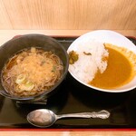 Yomoda Soba - 半よもだカレー半たぬきそばセット